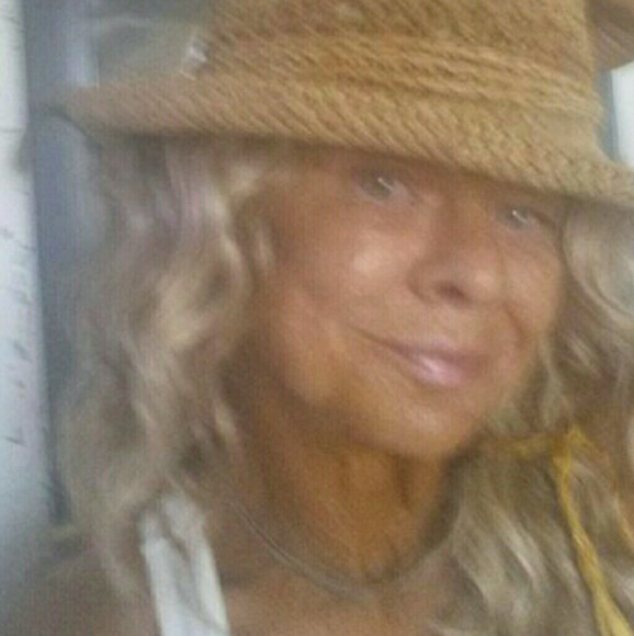 Meet your Posher, Rebecca - Picture 1 of 1